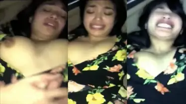 Jeritan Nikmat Cewek Dientot Dalam Mobil Puas